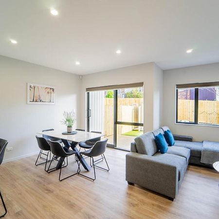 Modern Sunnyhills Town House Villa Auckland Bagian luar foto