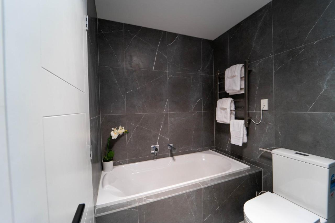 Modern Sunnyhills Town House Villa Auckland Bagian luar foto