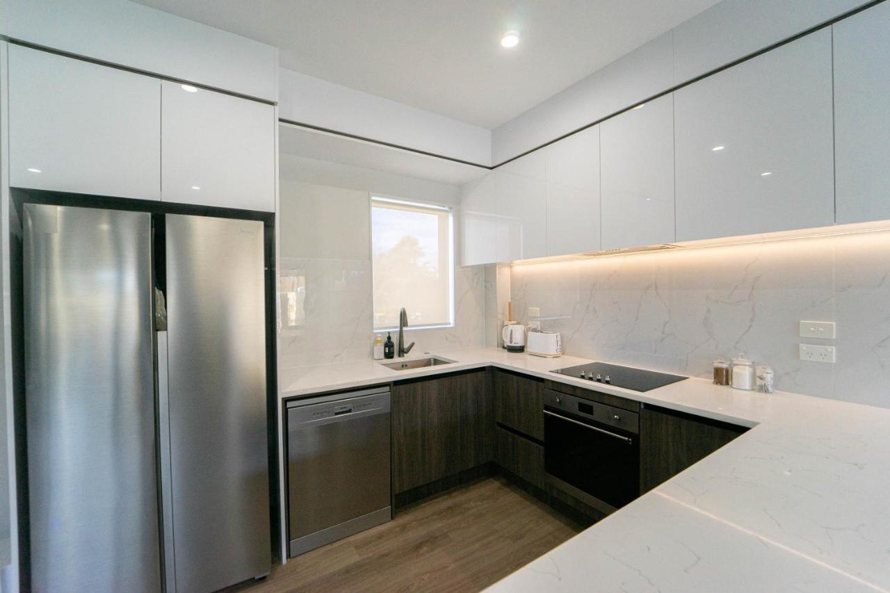 Modern Sunnyhills Town House Villa Auckland Bagian luar foto